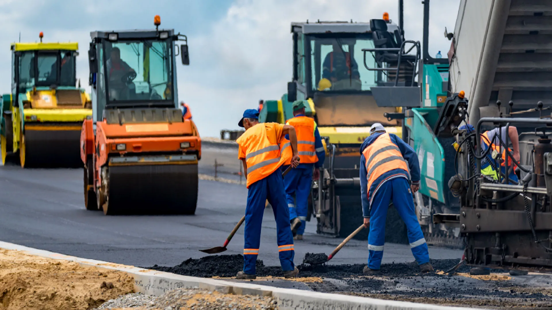 Bareilly: खुलासा...निचली दर पर टेंडर डालकर सड़कों की गुणवत्ता से खिलवाड़...ब्लैक लिस्ट करने की चेतावनी