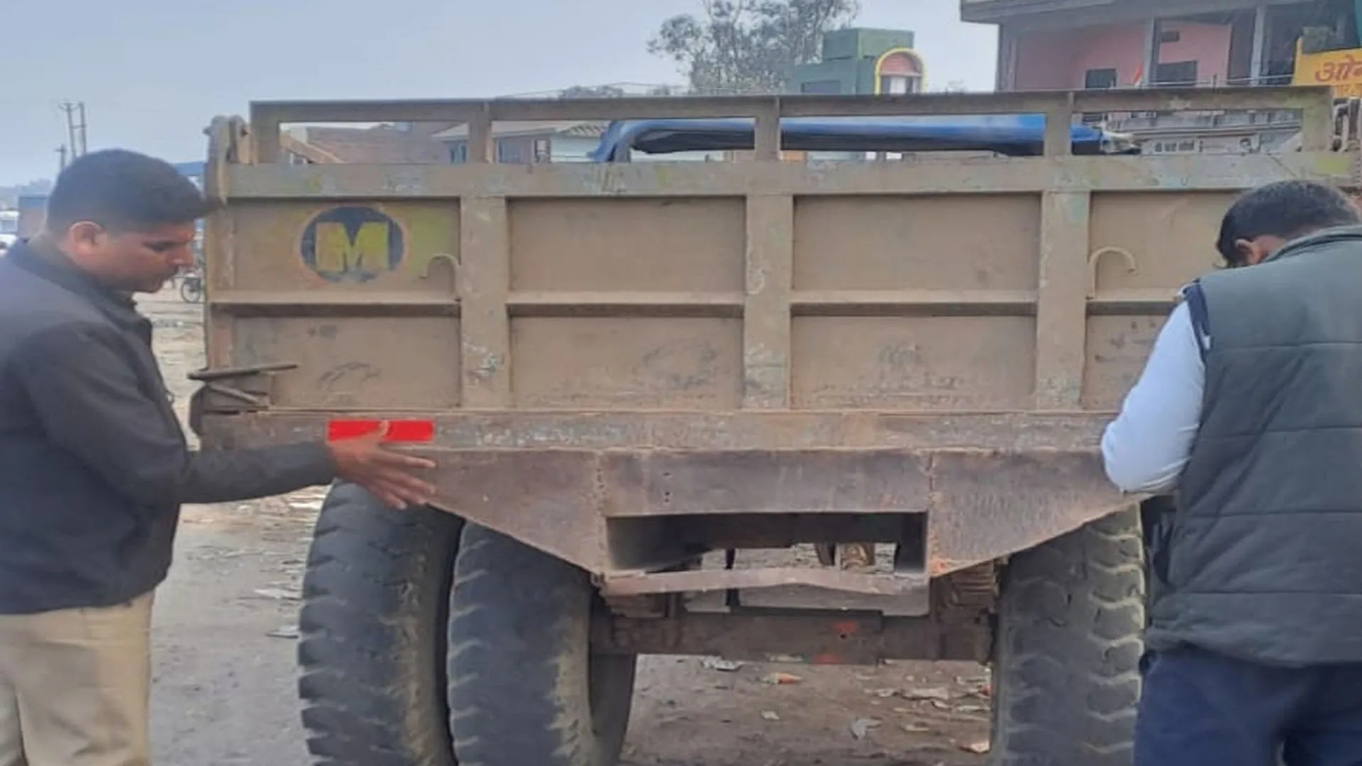 Bareilly: वाहनों पर ''रेट्रो रिफ्लेक्टिव टेप'' नहीं तो भरना पड़ेगा जुर्माना