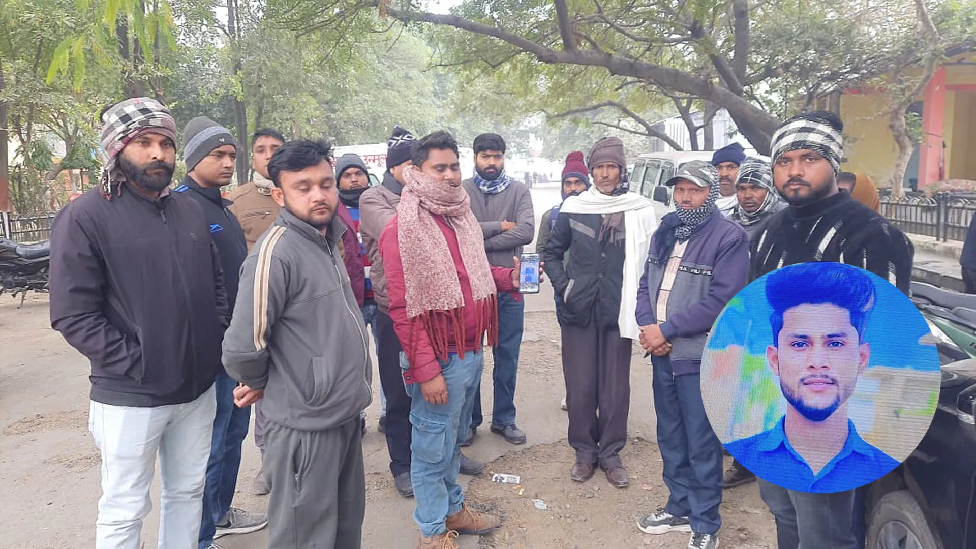 Rampur: सड़क हादसे में बीकॉम के छात्र की मौत, दो दोस्त घायल