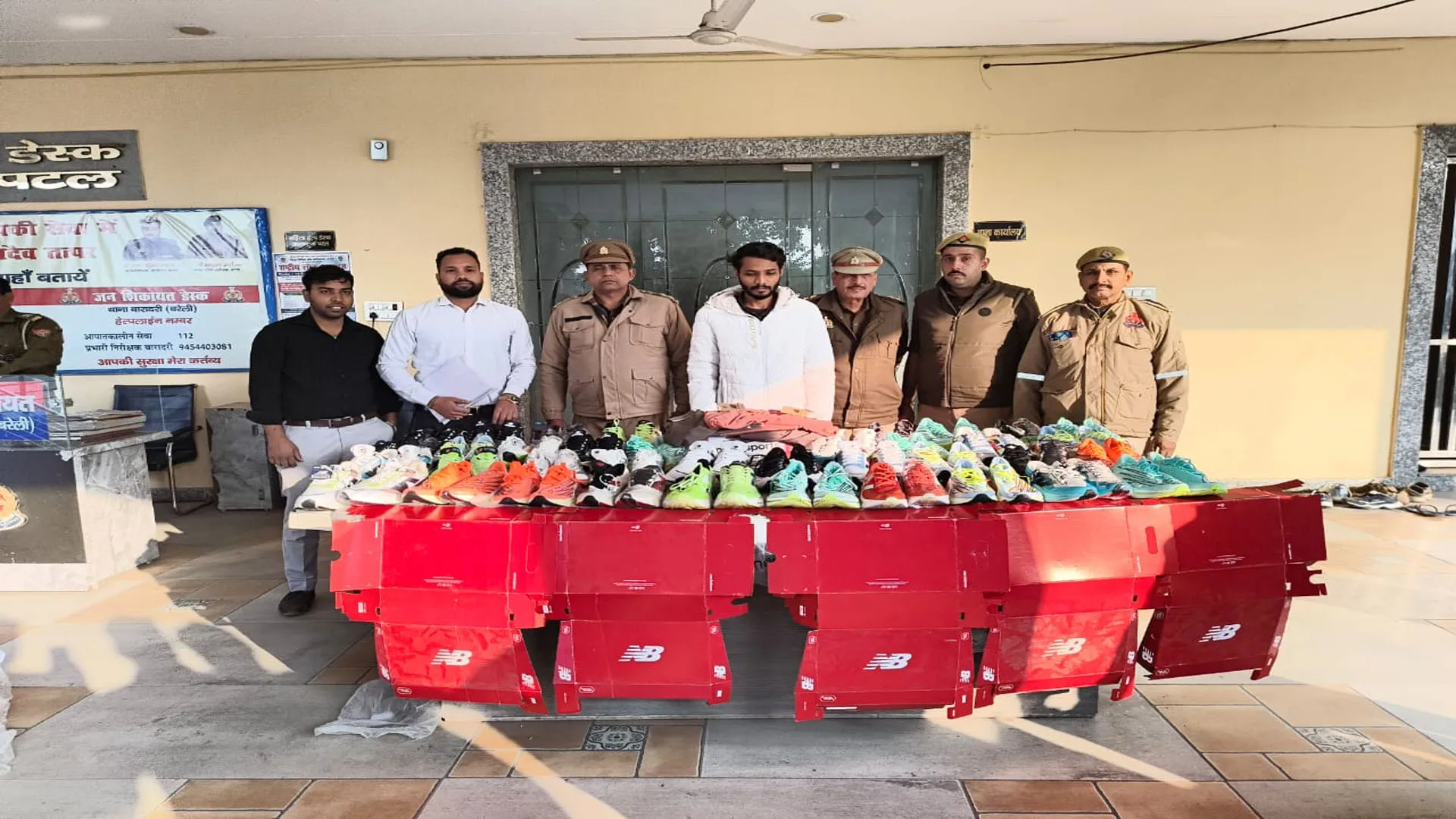 Bareilly: नामचीन ब्रांड के लोगो लगाकर बेच रहे थे नकली जूते...कंपनी की शिकायत पर दुकानदार गिरफ्तार