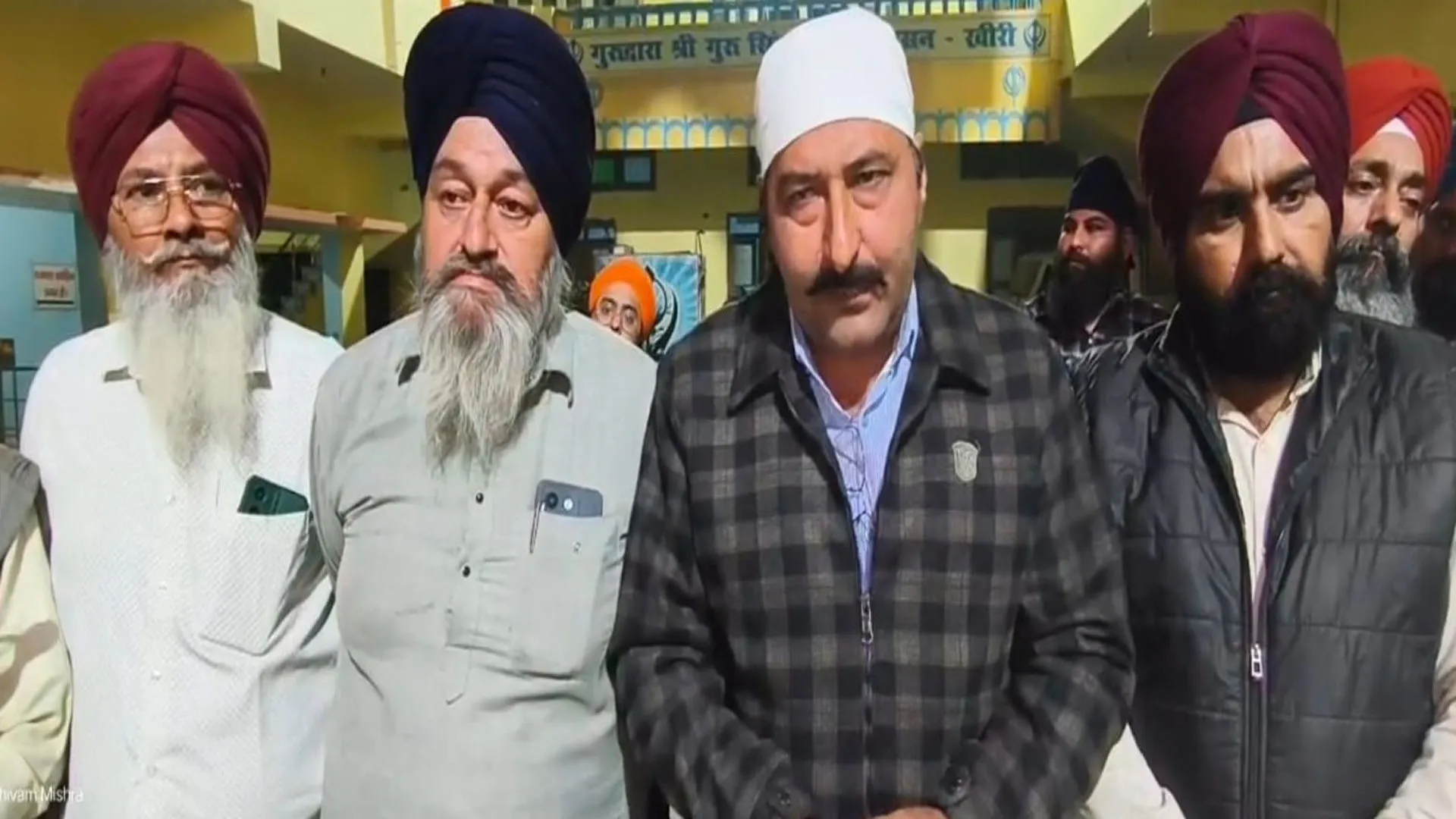 UP: एसडीएम के फैसले से भड़का सिख समाज, मंगलवार को सड़क पर उतरेगा संगत