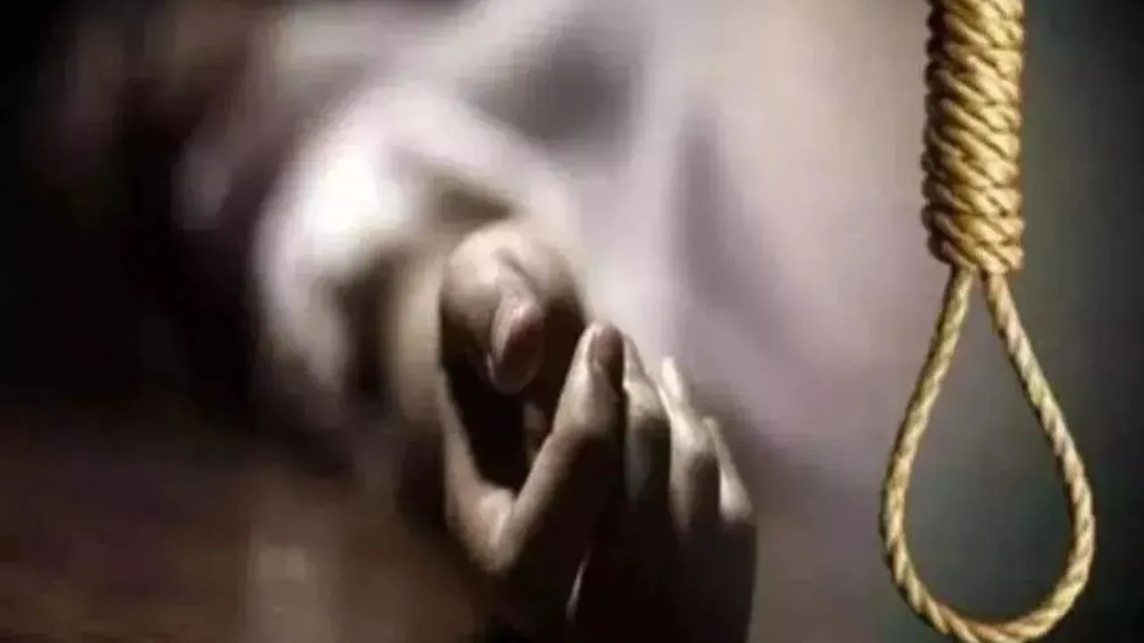 अमेठी : संदिग्ध हालत में लटकता मिला बुजुर्ग का शव, जांच में जुटी पुलिस  