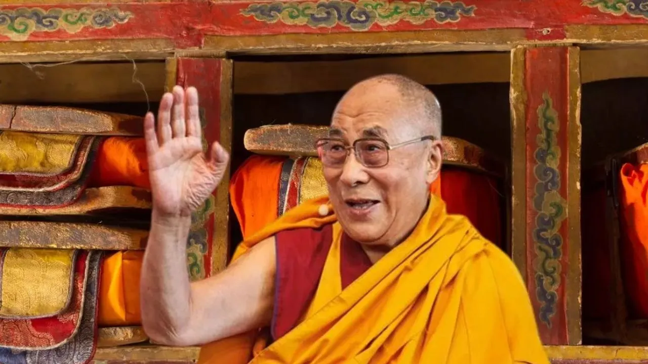  कुशीनगर : भगवान बुद्ध के दर्शन को पहुंची दलाई लामा की बहन, जेट्सन पेमा ने मंदिर में की प्रार्थना