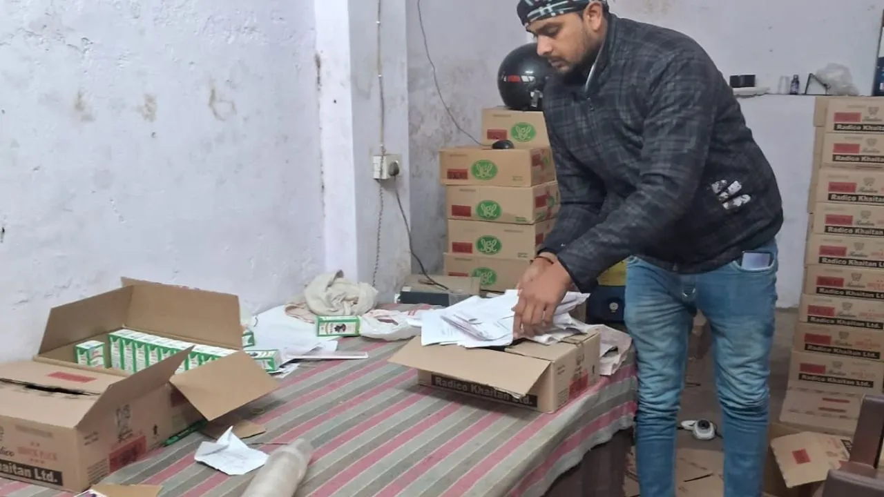  बाराबंकी में एक रात में तीन बड़ी चोरियां: लाखों का माल साफ, व्यापारियों में आक्रोश