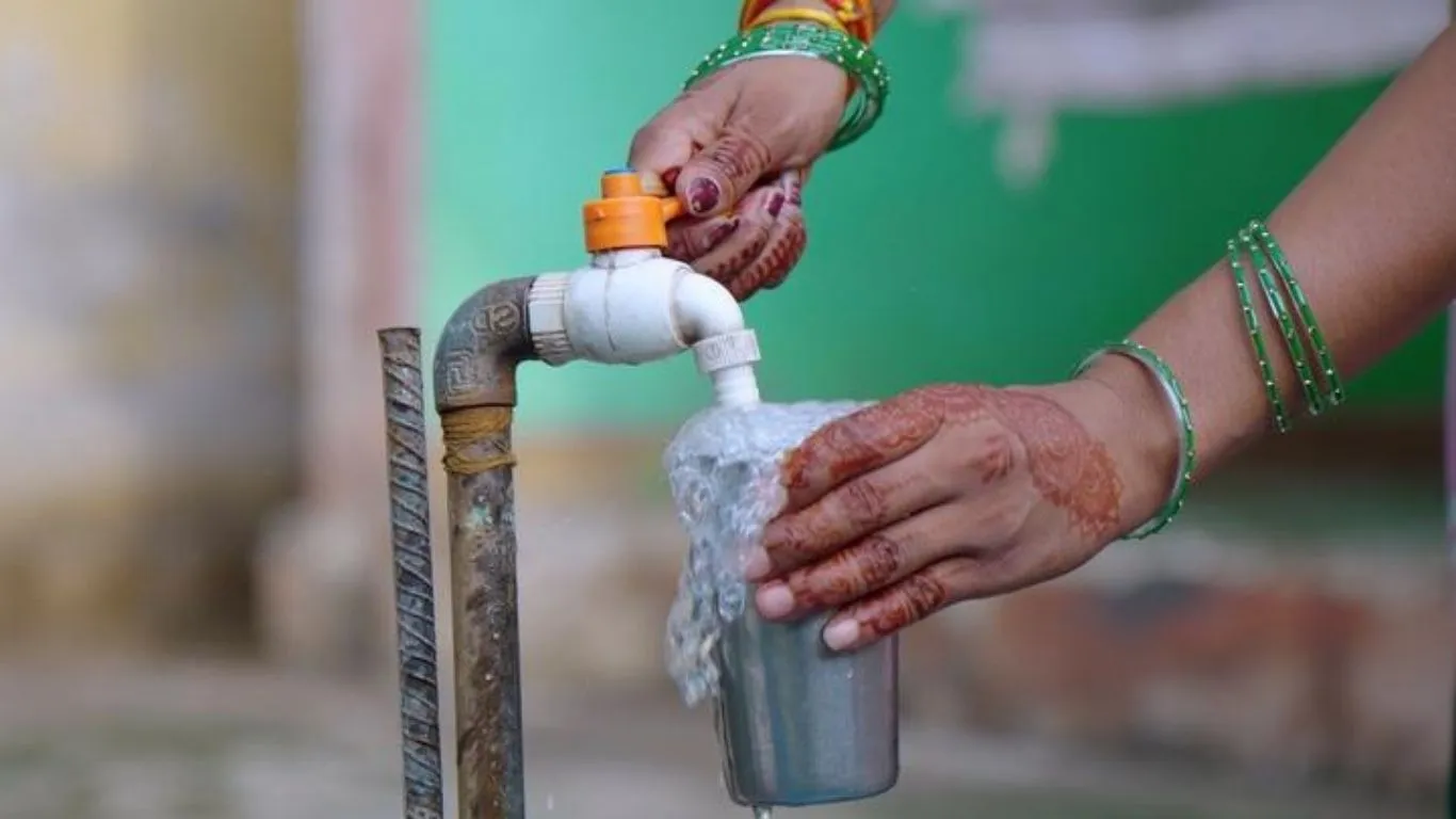 हवा के बाद अब पानी भी प्रदूषित:   रिसर्च में खुलासा, यूपी के इस जिलें की बड़ी आबादी पी रही भूगर्भ का दूषित जल 