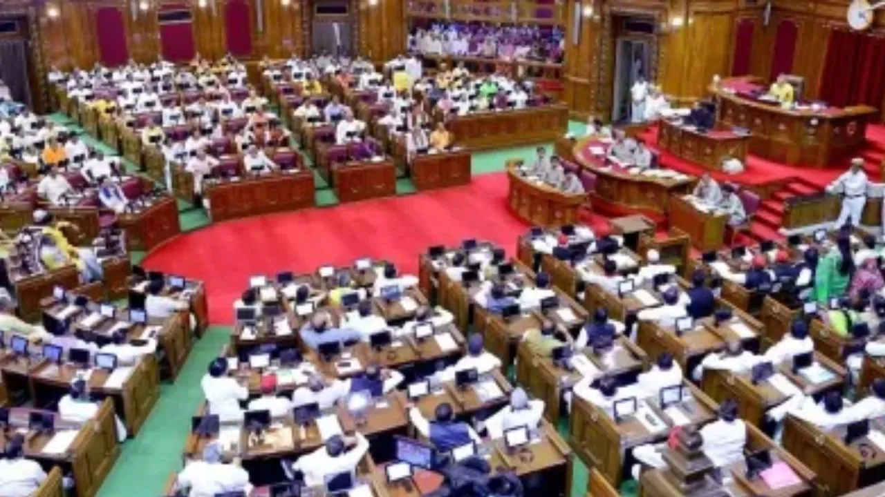 यूपी विधानसभा सत्र में उठा SIR और BLO की मौतों का मामला, विपक्ष ने किया हंगामा, मुआवजा और नौकरी की मांग  