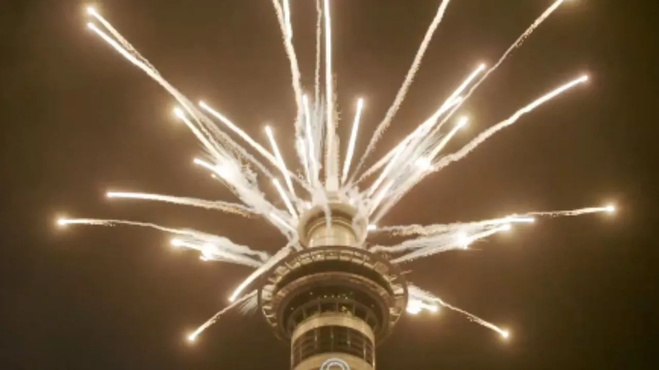 Happy New Year in New Zealand:  आतिशबाजी के साथ ऑकलैंड शहर में नये साल 2026 की शुरुआत 
