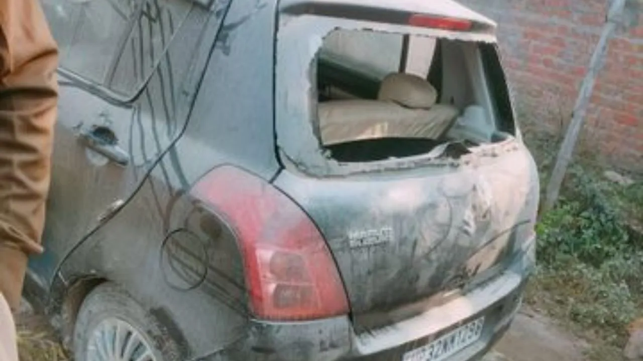 लखनऊ में भाजपा नेता की कार के अंदर मिला मांस, रिपोर्ट दर्ज कर पुलिस कर रही जांच