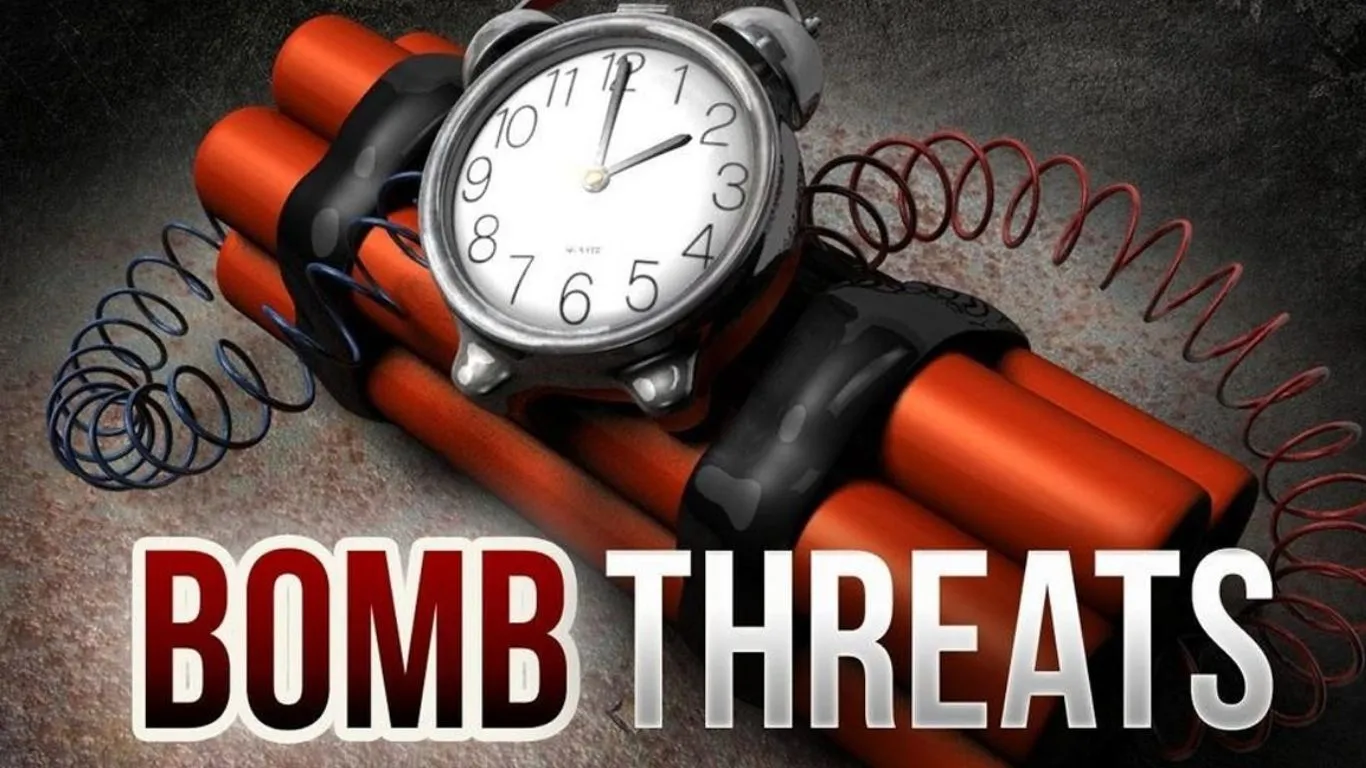 दिल्ली विश्वविद्यालय के दो कॉलेजों को मिली बम से उड़ाने की धमकी, कैंपस खाली कराकर चलाया गया गहन सर्च ऑपरेशन