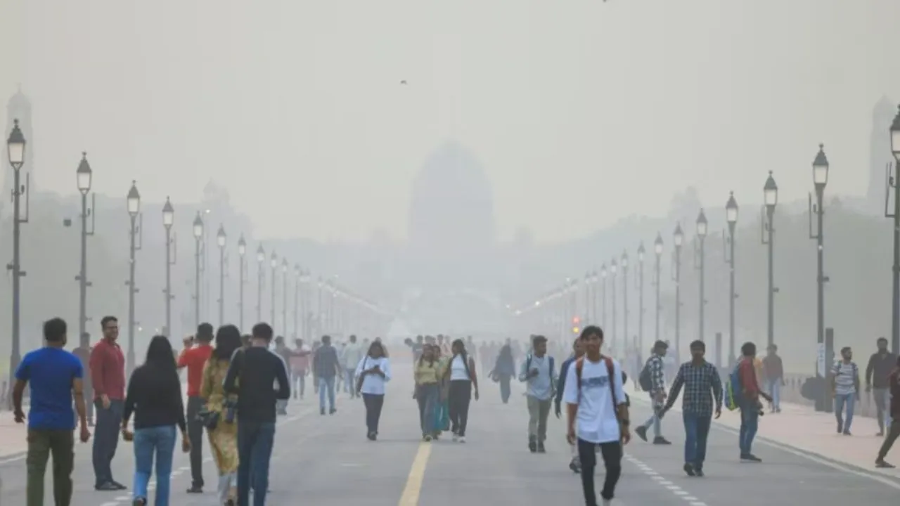 दम घोटु हवा के साथ कोहरे का डबल अटैक... दिल्ली में AQI पहुंचा 400 पार, 6 दिनों तक रहेगा यही हाल 