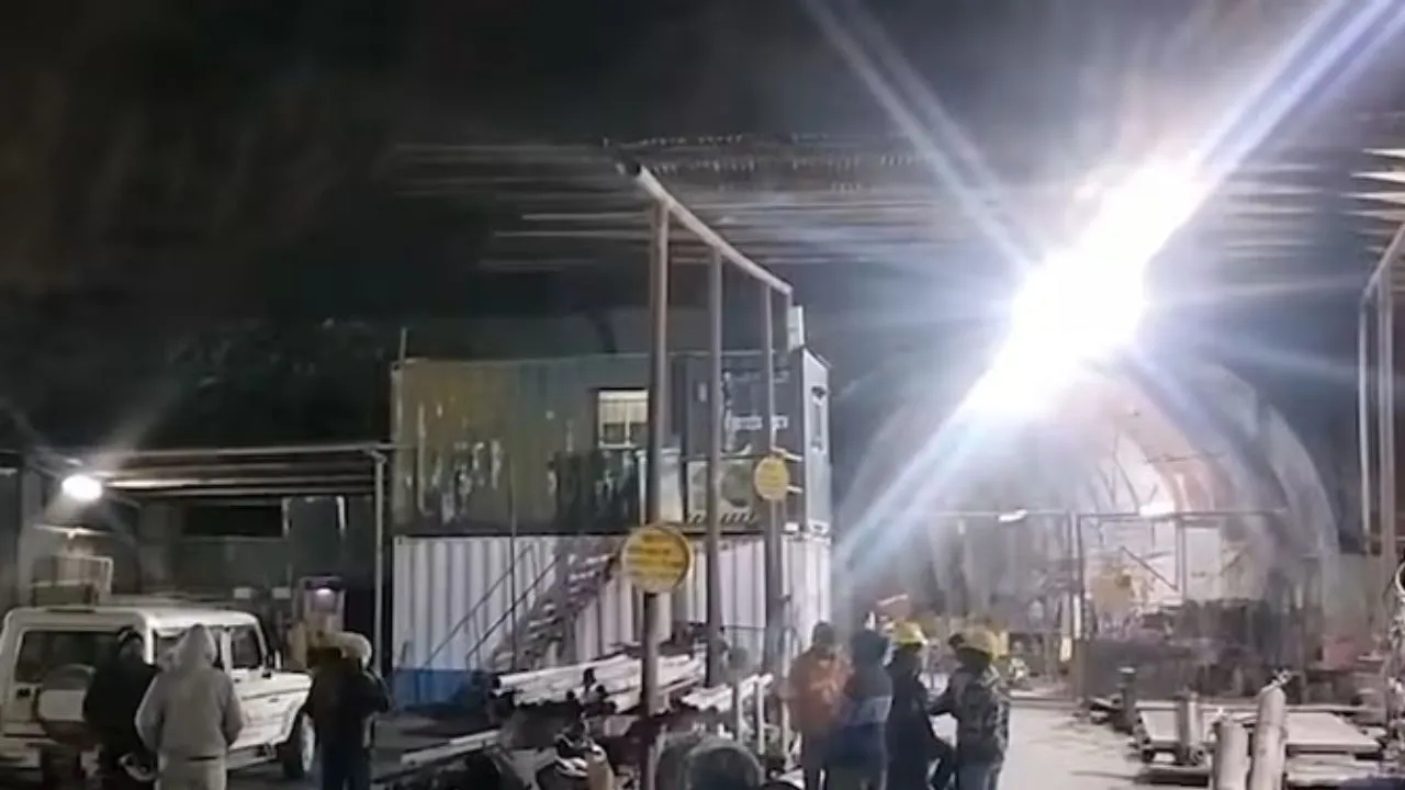 उत्तराखंड में जल विद्युत परियोजना में बड़ा हादसा: आपस में टकराई लोको ट्रेन, 60 घायल