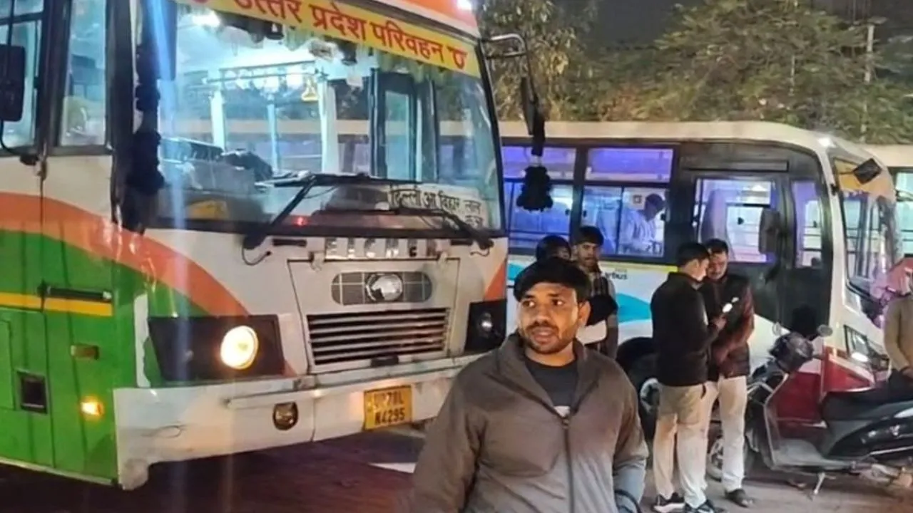  अयोध्या: कोहरे को लेकर परिवहन विभाग ने जारी की एडवायजरी, दृश्यता कम होने पर धीमी गति से ही चलाएं वाहन