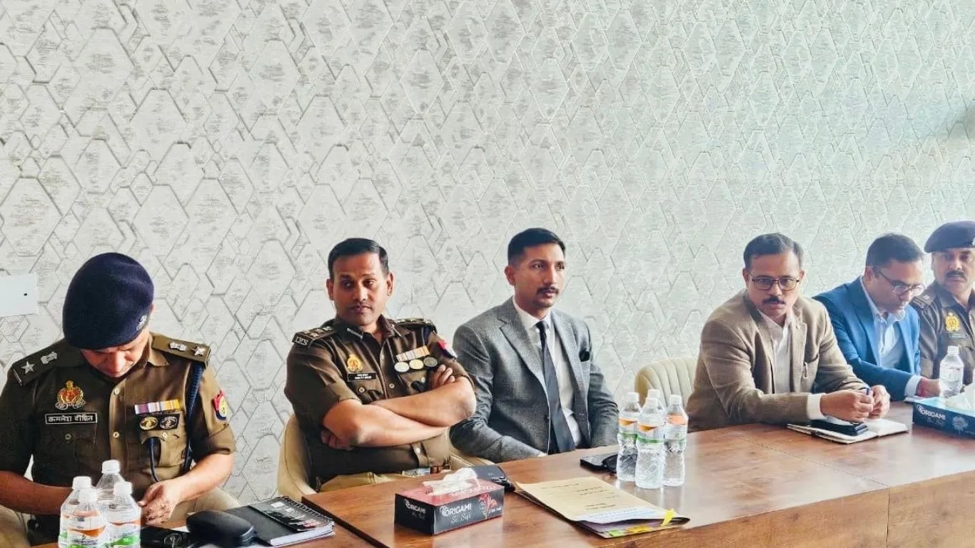 भारत-दक्षिण अफ्रीका मैच को लेकर DM के निर्देश:  इकाना का होगा स्ट्रक्चरल सेफ्टी ऑडिट, बनेगा कंट्रोल रूम