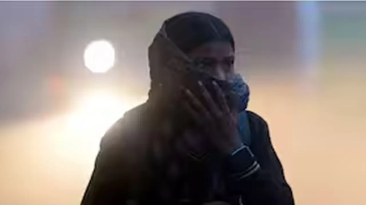 UP Weather News: नहीं निकला सूरज, अब और सताएगी सर्दी, बढ़ेगी सर्द हवाओं की रफ्तार, दिन में भी महसूस होगी ठिठुरन