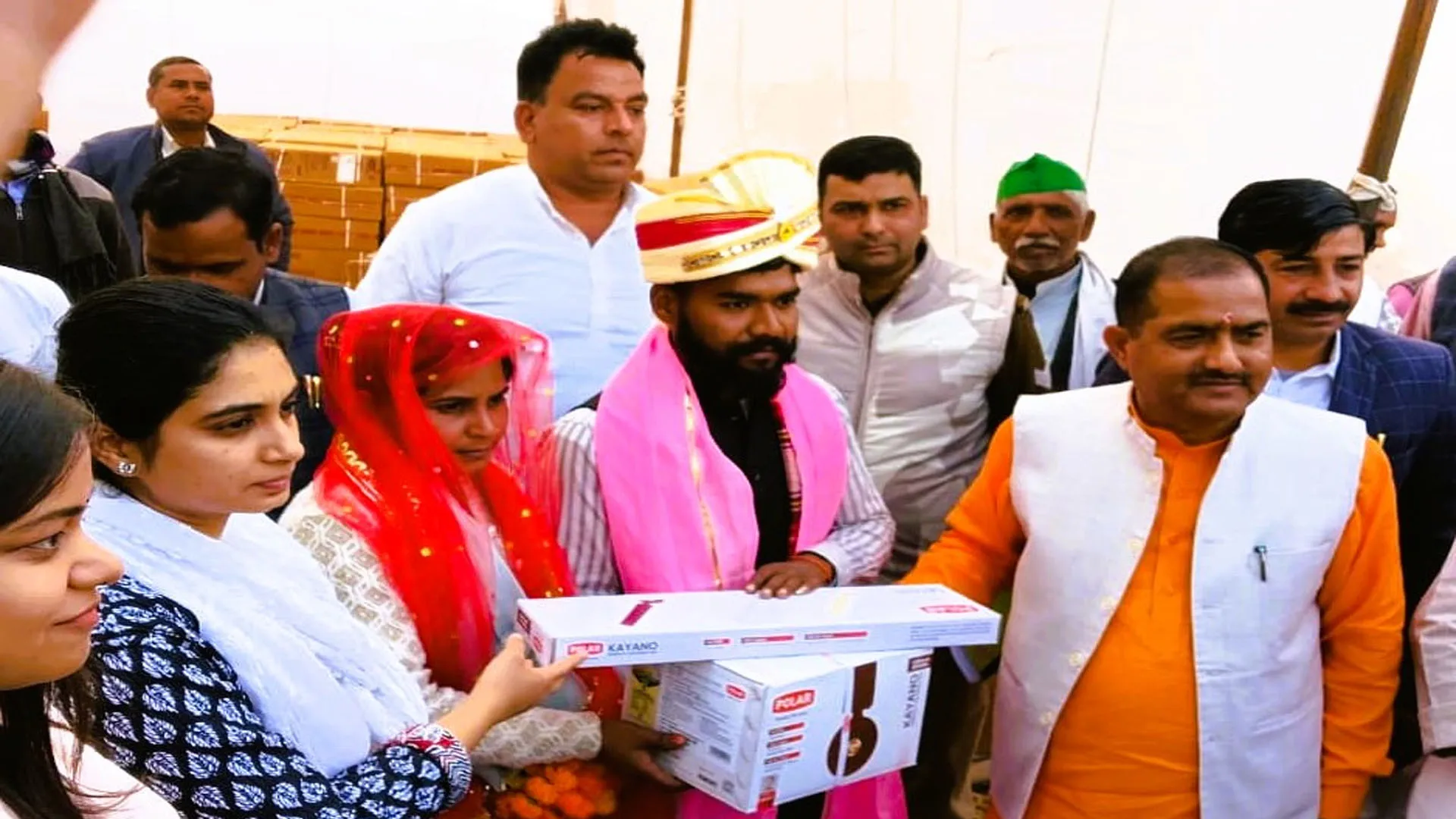 Moradabad : 966 जोड़ों ने खाईं एक-दूसरे का साथ निभाने की कसमें