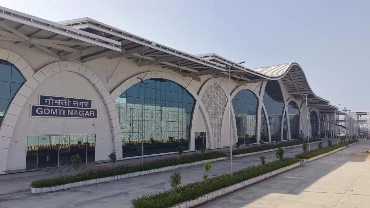 377 करोड़ से हाईटेक हुआ गोमतीनगर स्टेशन : एयरपोर्ट जैसी मिल रही सुविधायें