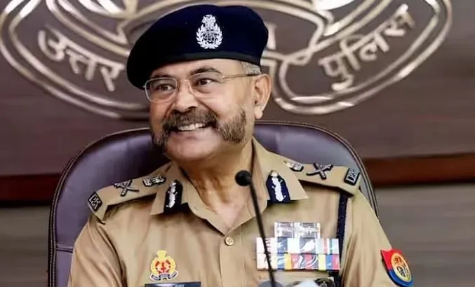 लखनऊ:  पूर्व डीजीपी प्रशांत कुमार होंगे शिक्षा सेवा चयन आयोग के नये अध्यक्ष 