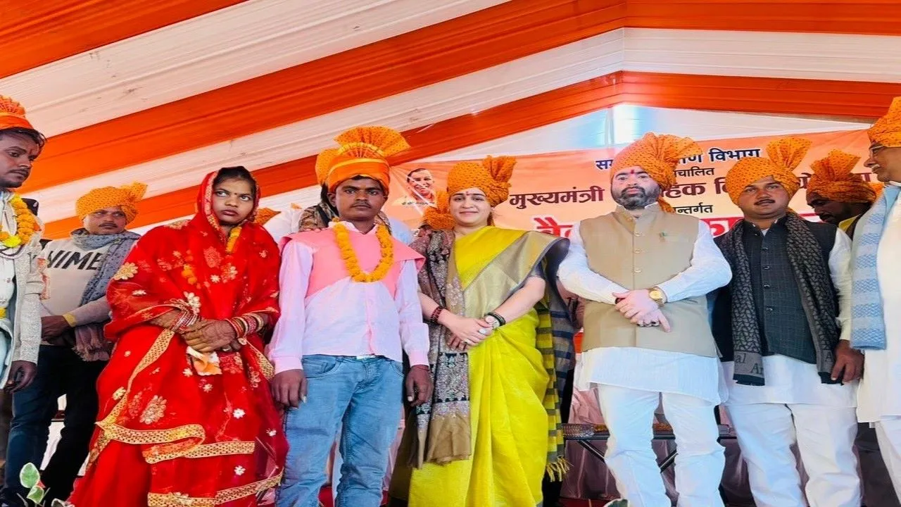 बाराबंकी :  सामूहिक विवाह में 157 जोड़े बने जीवन साथी