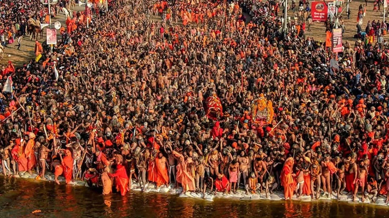 Magh Mela 2025 : नए साल में श्रद्धालुओं से गुलजार हुआ माघ मेला क्षेत्र, यातायात पुलिस ने जारी की एडवाइजरी
