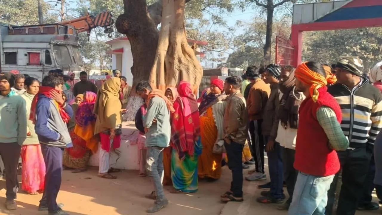 मिर्जापुर में डबल मर्डर से हड़कंप : युवक ने की सौतेली मां और भाई की हत्या, लाश को ठिकाने लगाते समय हुआ गिरफ्तार