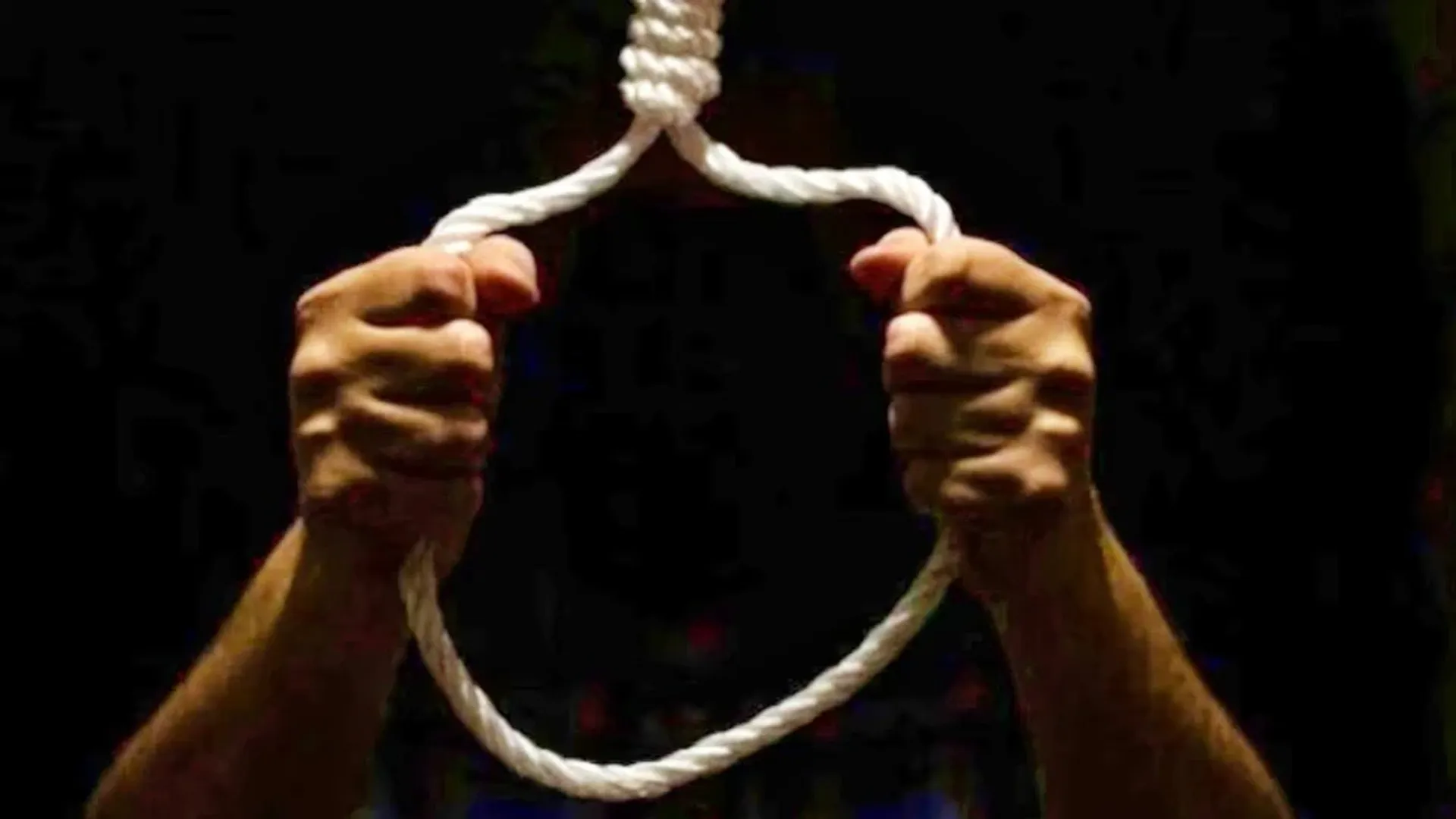 पीलीभीत: जुएं में हार गए मेहनत की कमाई, गुस्साया परिवार तो फांसी लगाई...जानिए पूरा मामला