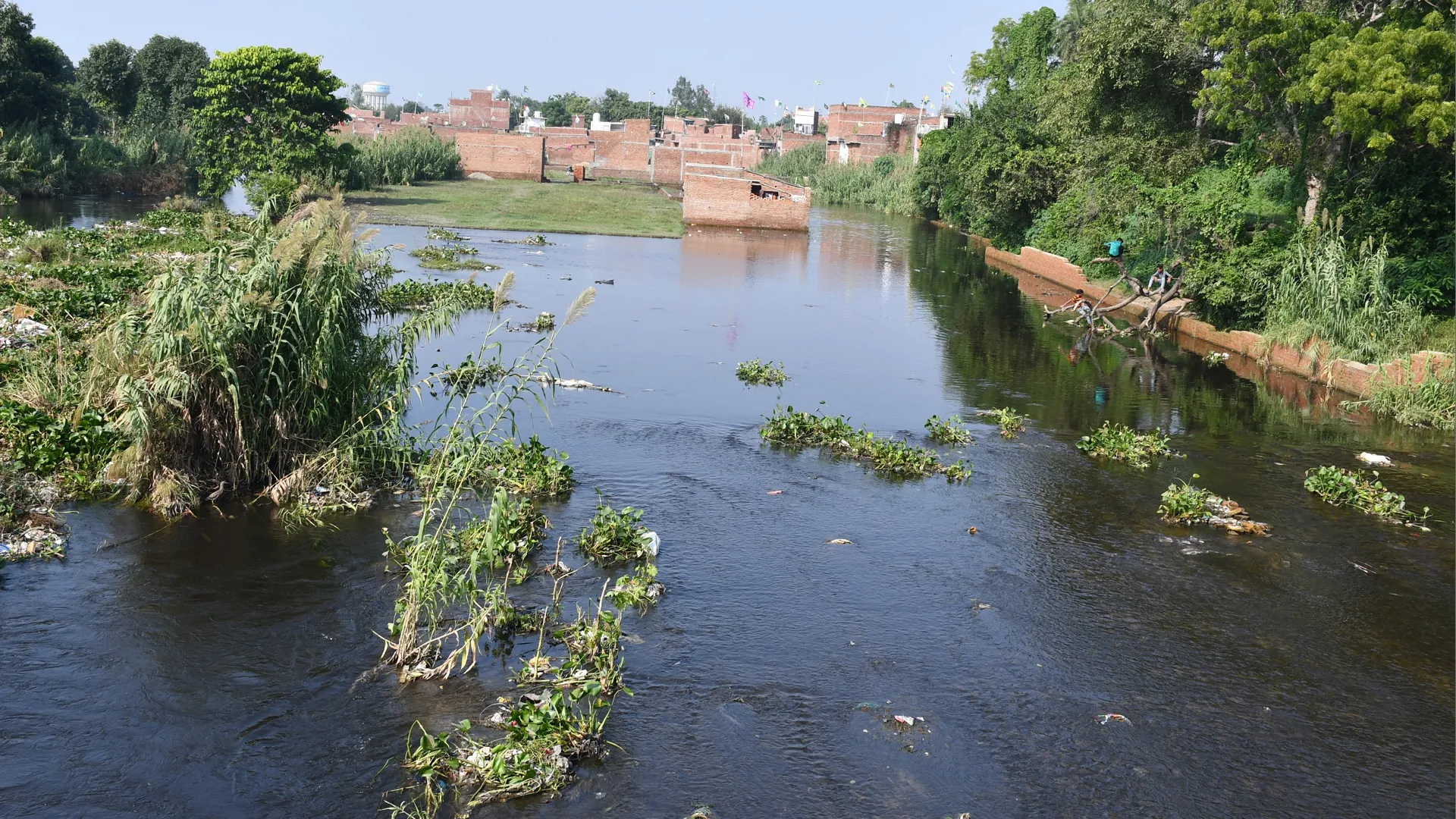 Bareilly : किला और नकटिया नदियों का संरक्षण बैठकों तक सीमित