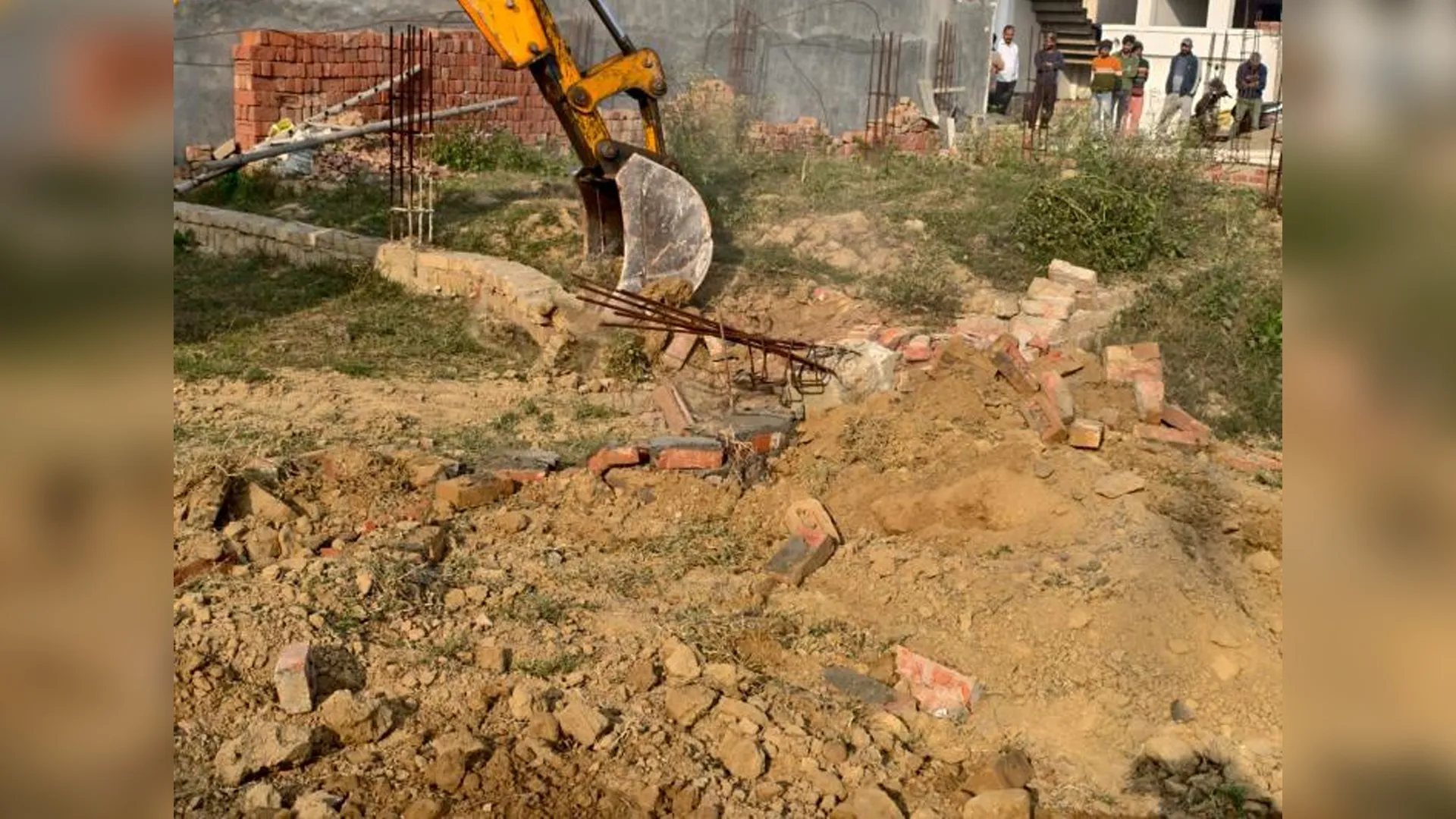 बरेली : तीन अवैध कॉलोनियों पर चला बीडीए का बुलडोजर