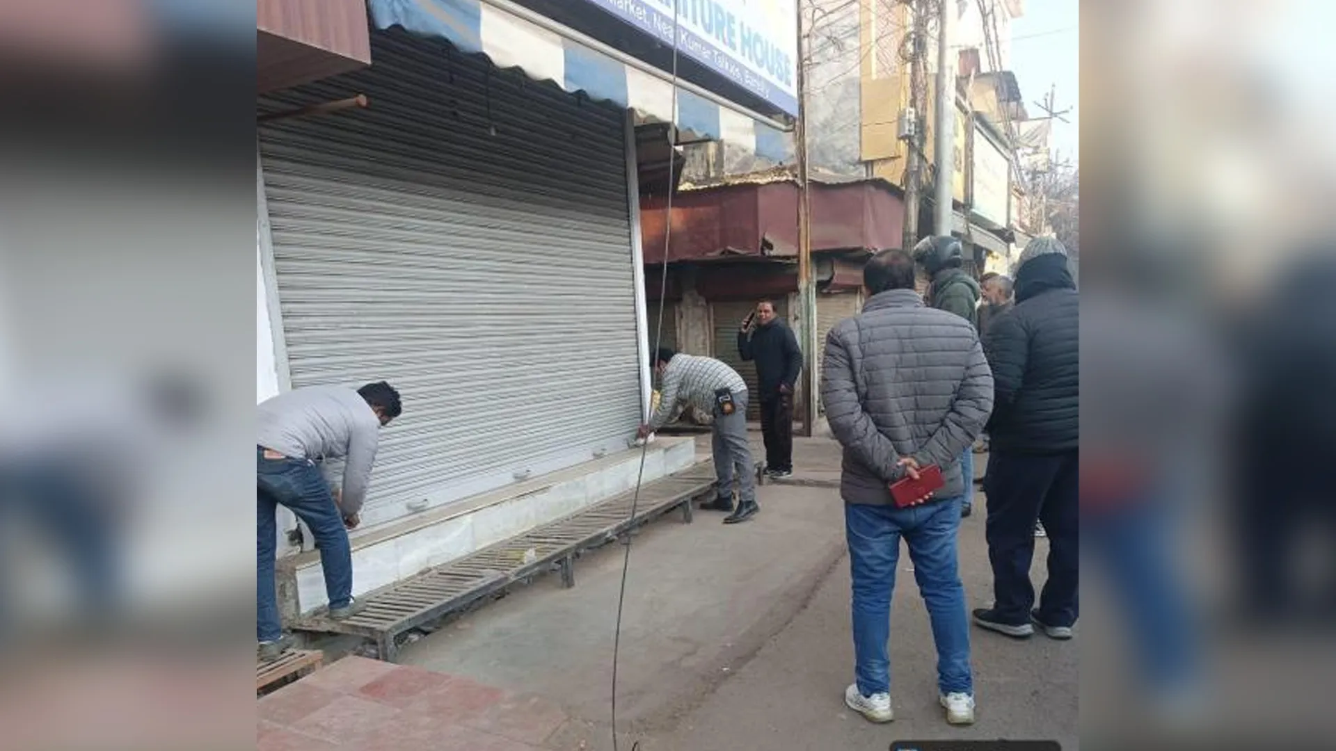 बरेली: टैक्स बकाया पर 39 संपत्तियां सील, 15.95 लाख जमा कराए