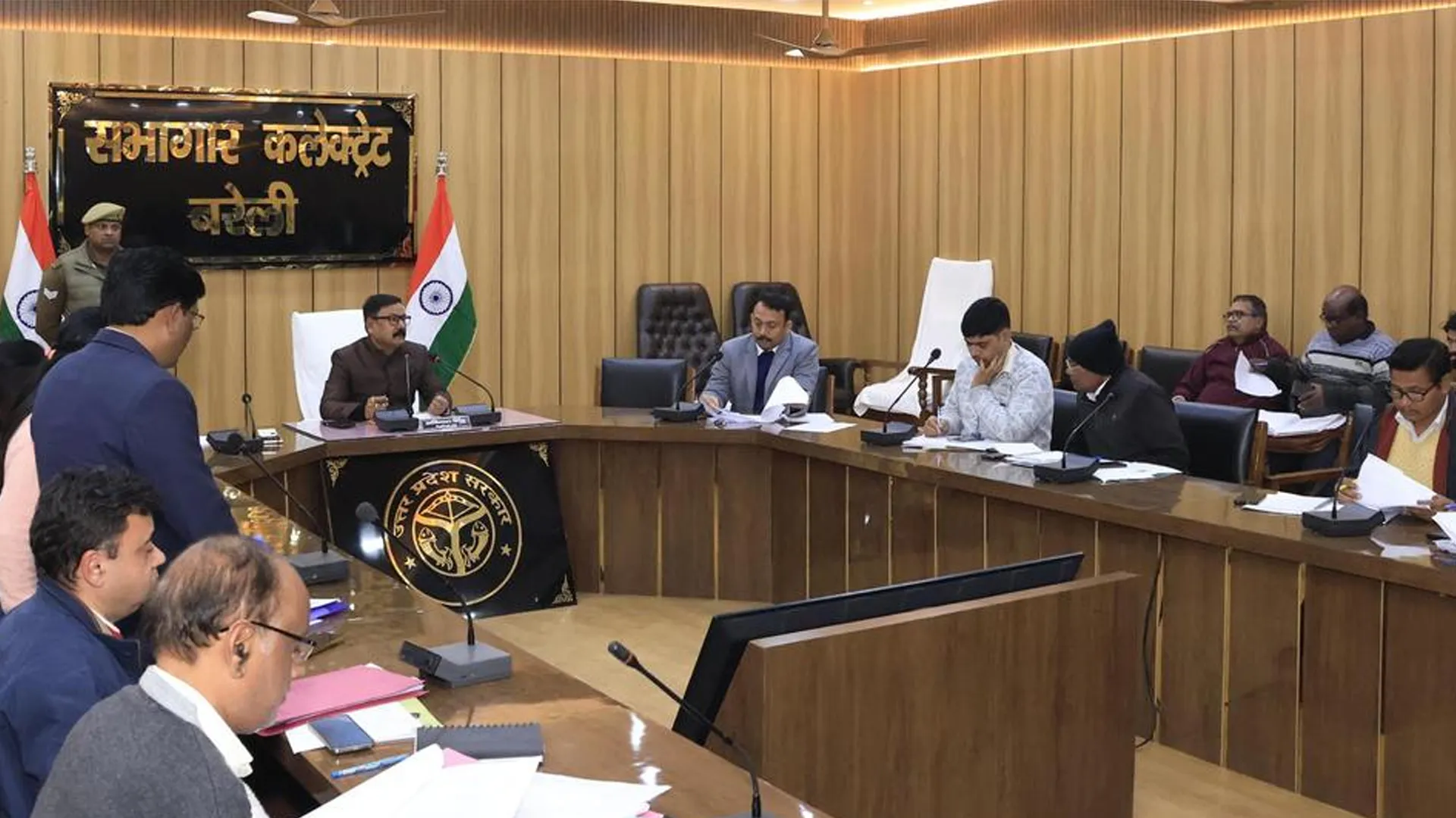 Bareilly : एसआईआर में नोटिसों की सुनवाई अवधि में कोई अधिकारी जिला न छोड़े