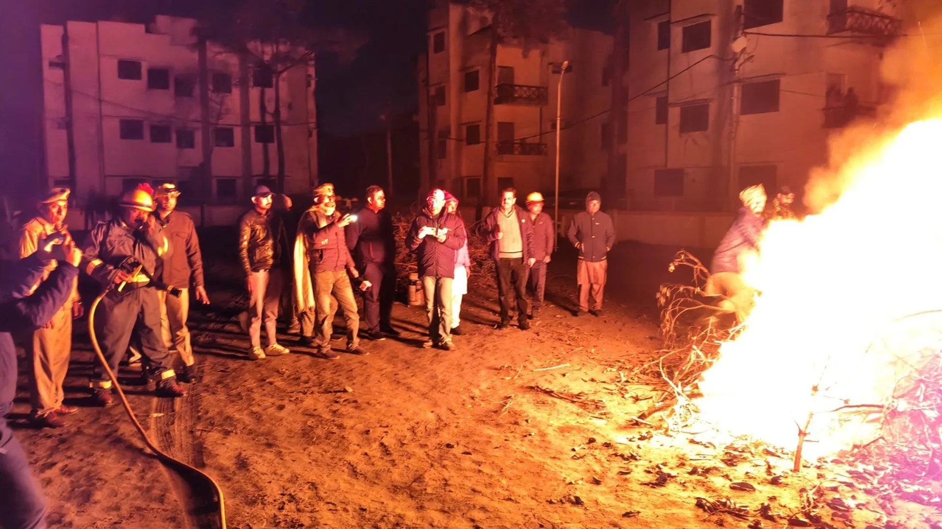 रामपुर : दुश्मन ने हवाई हमला किया तो तत्परता से बचाई लोगों की जान