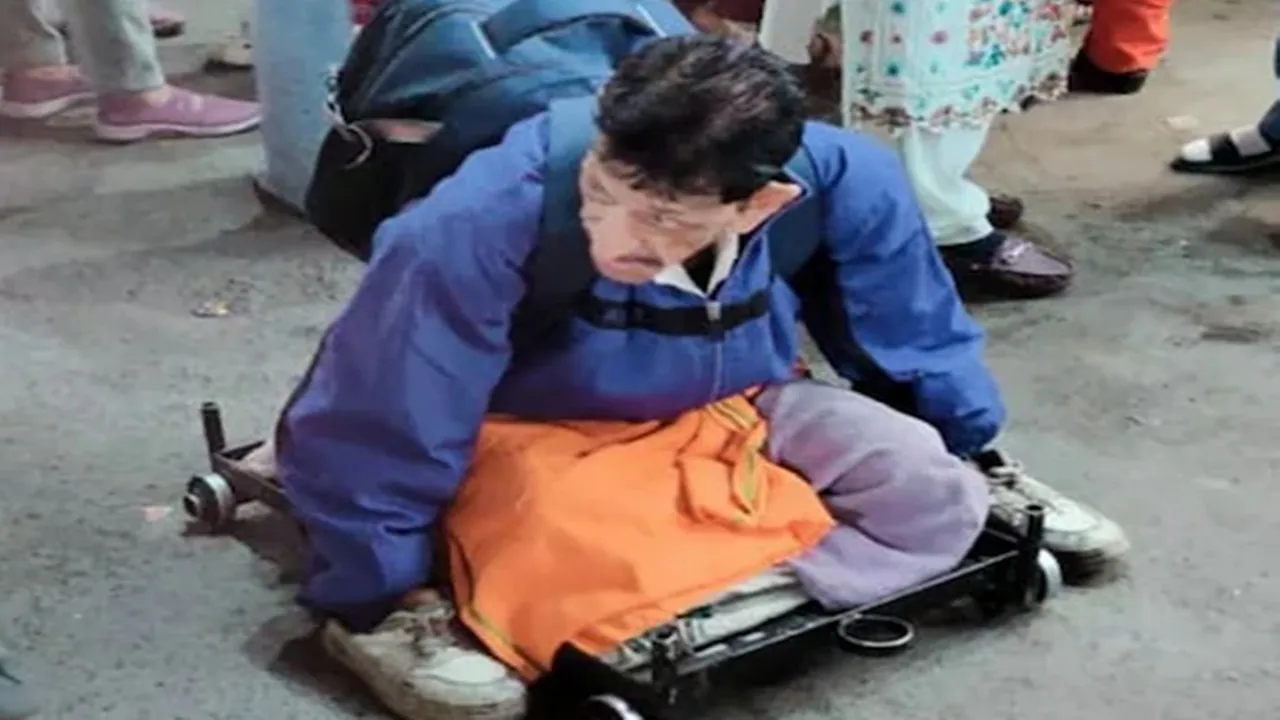 तीन मकान, एक कार व 3 ऑटो रिक्शा : इंदौर में भिखारी निकला 'लाखों की संपत्ति का मालिक', दंग रह गए अधिकारी 