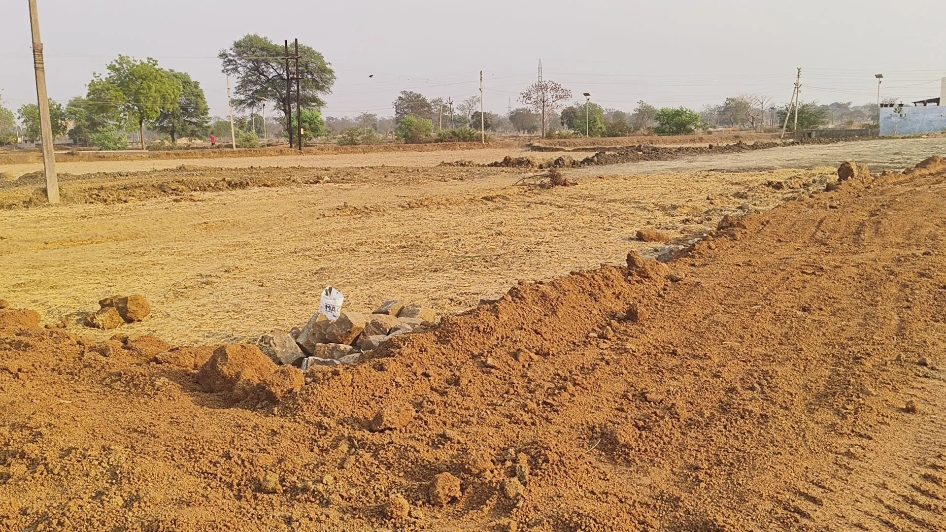 Moradabad: एमडीए ने 32 बीघा भूमि पर अवैध प्लाटिंग व निर्माण ध्वस्त किया