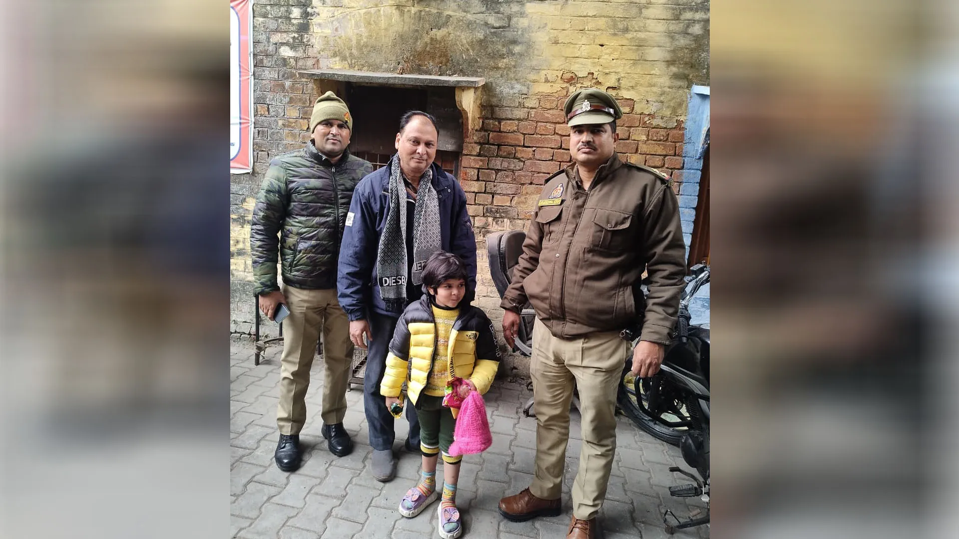 Bareilly: परिवार से बिछड़ी चार साल की अमायरा...मिली तो अब पुलिस बटोर रही तारीफ