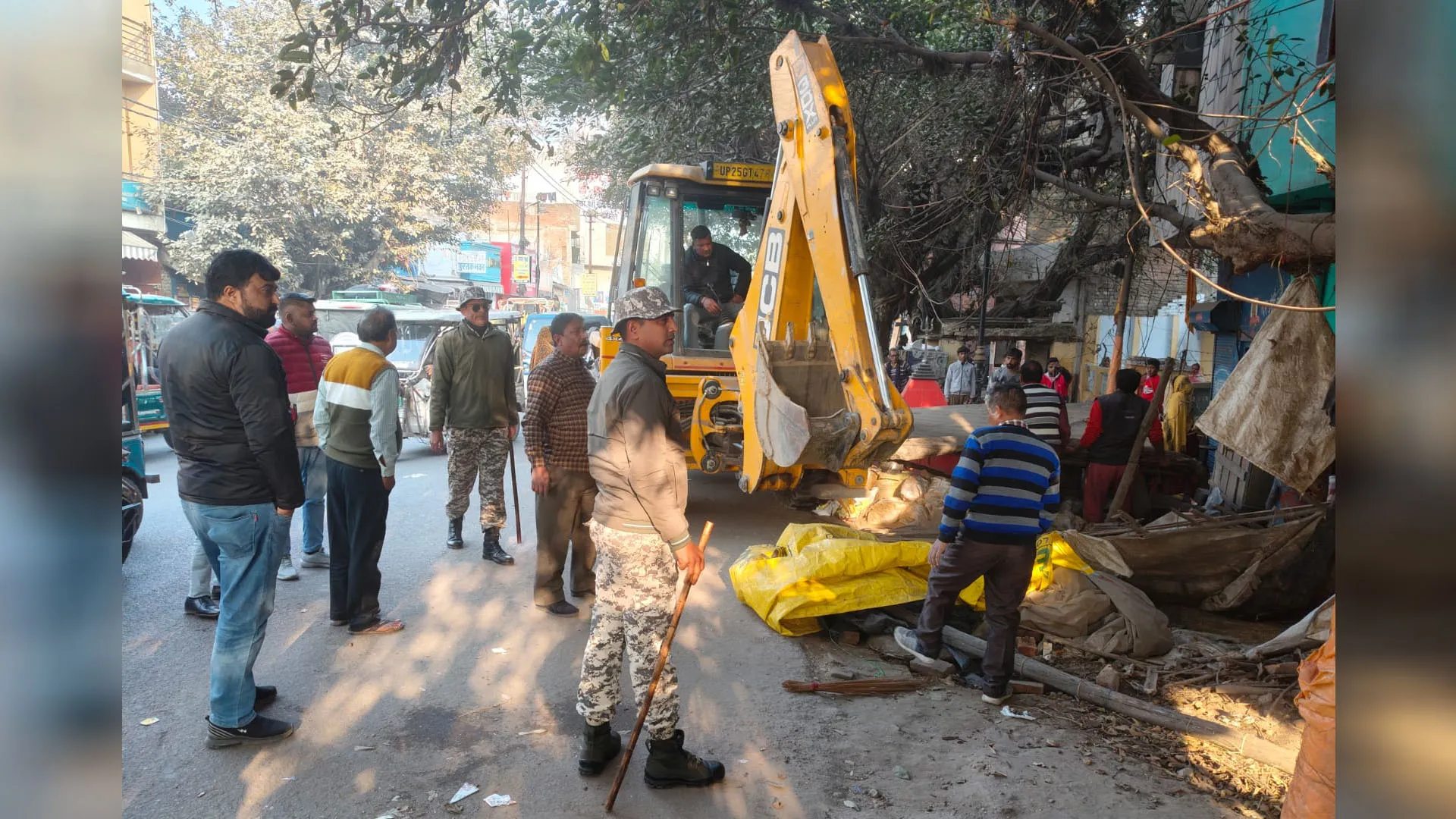 Bareilly : नगर निगम की बुलडोजर कार्रवाई को लेकर नोक-झोंक