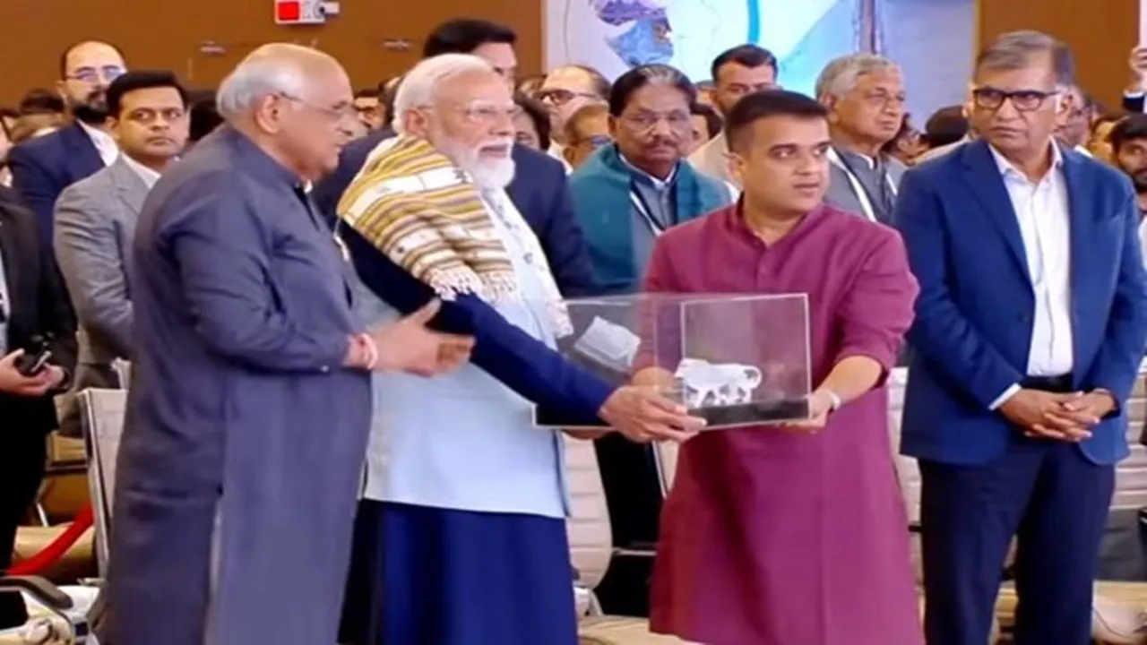 पीएम मोदी ने वाइब्रेंट गुजरात रीजनल कॉन्फ्रेंस का किया उद्घाटन, कहा- यह समिट ग्लोबल ग्रोथ का बड़ा उदाहरण 