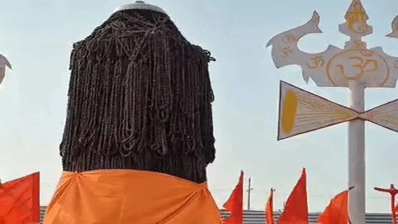 माघ मेला 2026 : संगम तट पर पांच करोड़ रुद्राक्ष से निर्मित ज्योर्तिलिंग आकर्षण का केंद्र