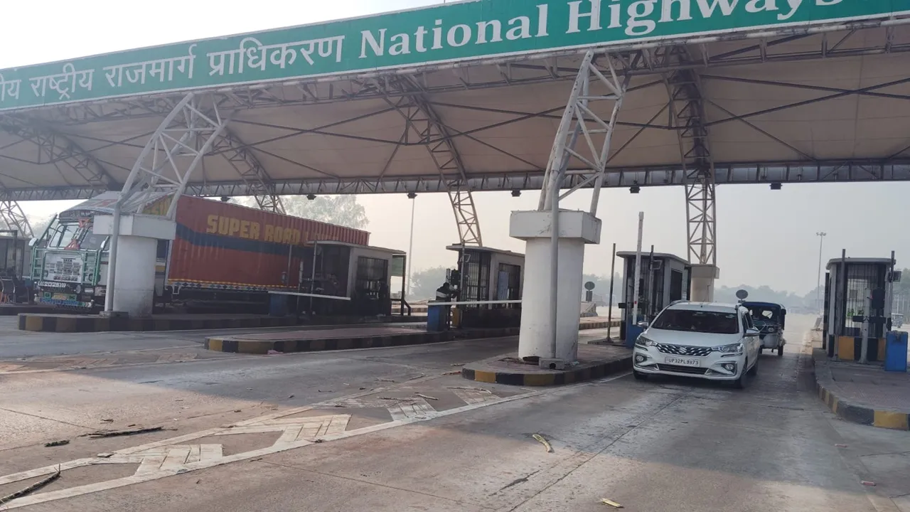 बाराबंकी : विवाद के बाद नई एजेंसी ने संभाला बारा टोल प्लाजा, पुलिस अलर्ट