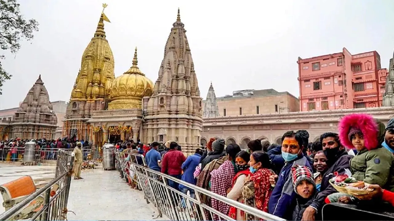 वाराणसी :  विश्वनाथ मंदिर की मंगला आरती में अब 500 श्रद्धालुओं को मिलेगा टिकट, इस वजह से मंदिर प्रशासन ने लिया फैसला
