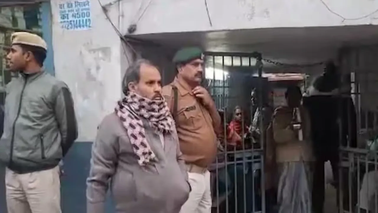 बिहार NEET छात्रा मौत मामले में बड़ा : फॉरेंसिक रिपोर्ट में कपड़ों पर मिला स्पर्म, दो पुलिस अधिकारी निलंबित 