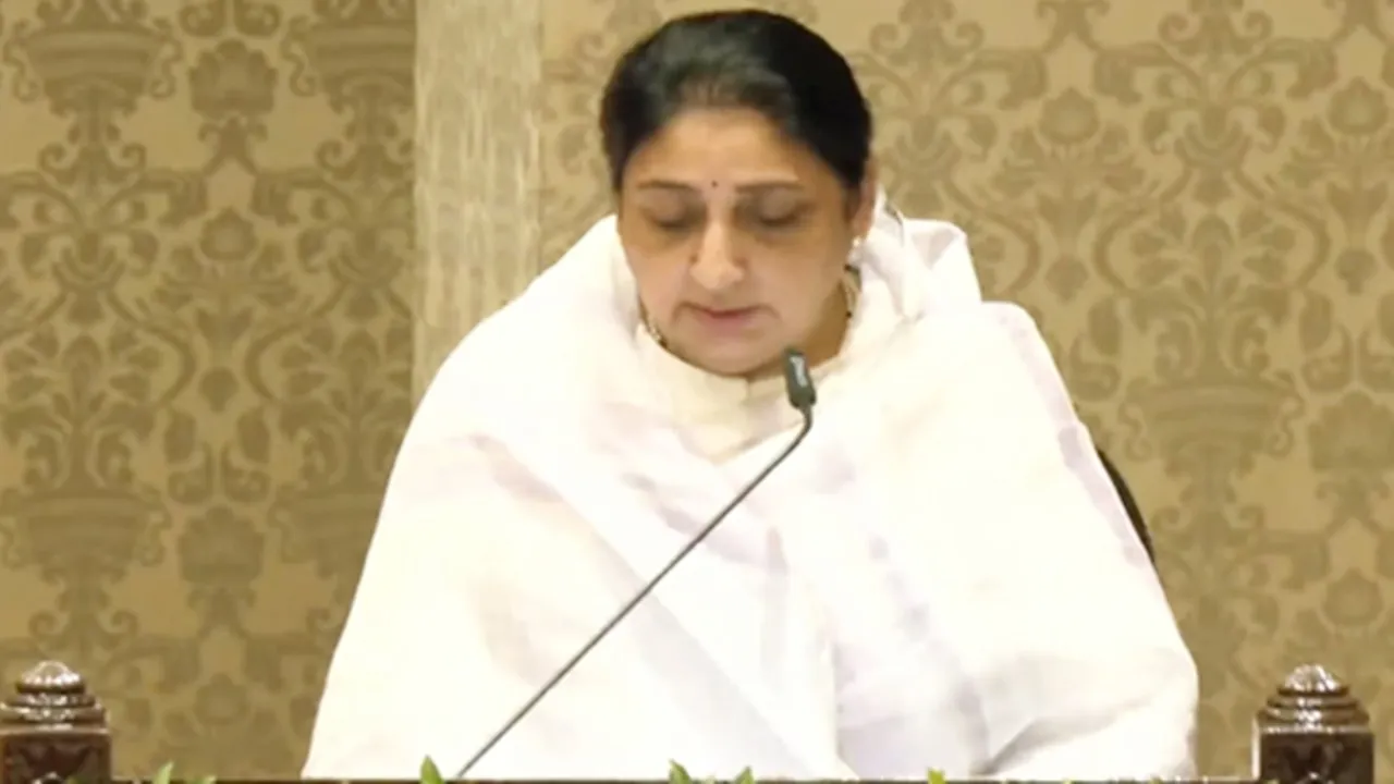 सुनेत्रा पवार बनीं महाराष्ट्र की पहली महिला डिप्टी सीएम : राज्यपाल ने दिलाई शपथ, सीएम फडणवीस रहे मौजूद