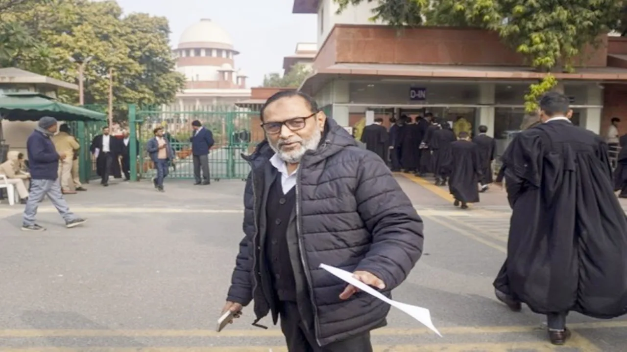 दिल्ली दंगा केस : SC से उमर खालिद की जमानत खारिज होने पर छलका पिता का दर्द, कहा- ‘यह दुर्भाग्यपूर्ण है’ 