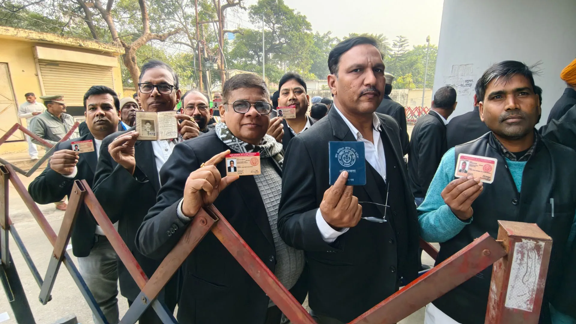 UP : बार काउंसिल चुनाव में पहले दिन हुआ 43.15 प्रतिशत मतदान