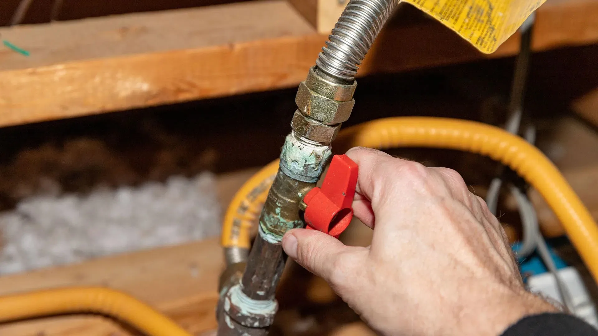 Bareilly: सीयूजीएल की लाइन कटी, 10 घंटे छह सौ घरों में गैस आपूर्ति ठप