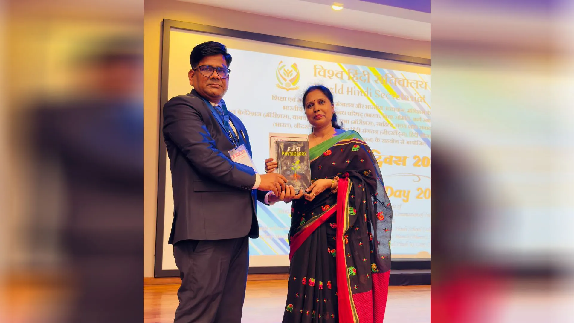 Rampur: डॉ. राजवीर ने मॉरीशस में चमकाया रामपुर का नाम  