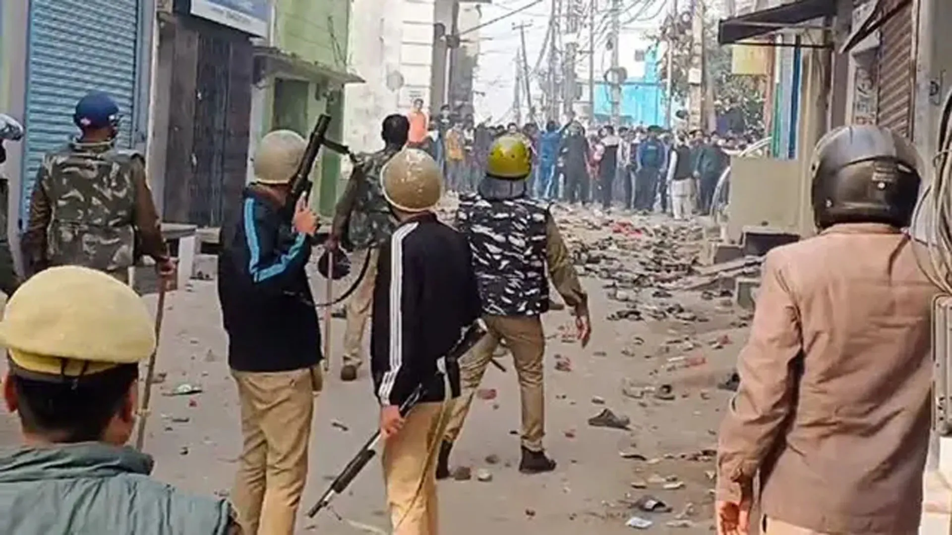 UP: संभल हिंसा...न्यायालय में एसपी के हुए बयान, 140 सवालों के दिए जवाब