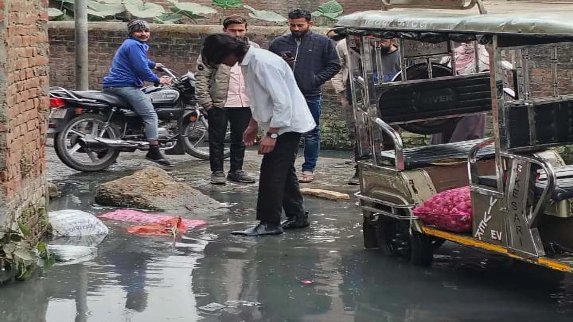 Bareilly: जलभराव ने छीना सुकून, अब संपवेल से समाधान की तैयारी