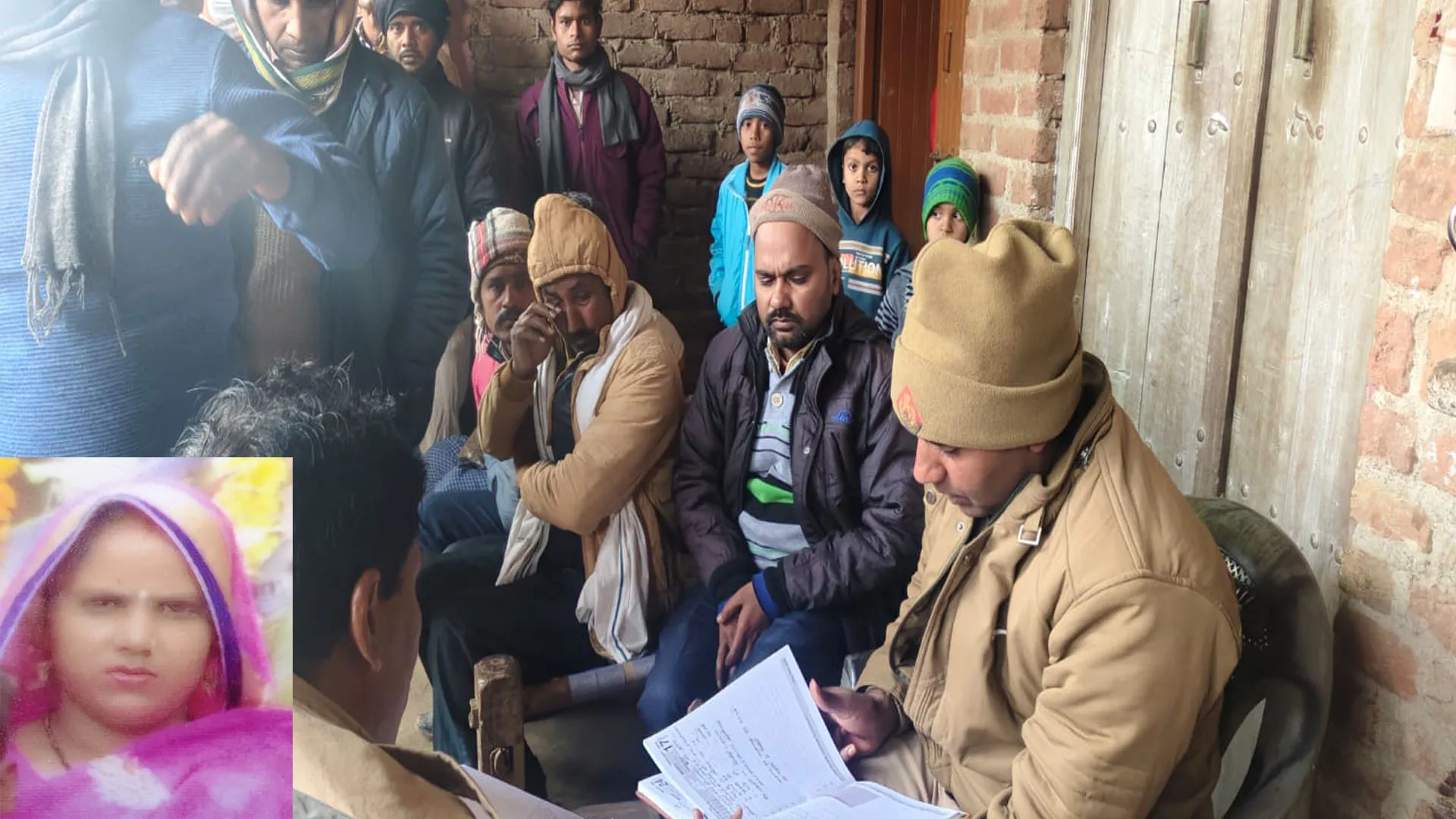 UP: बंदर की घुड़की से डर कर भागी महिला की छत से गिरकर मौत
