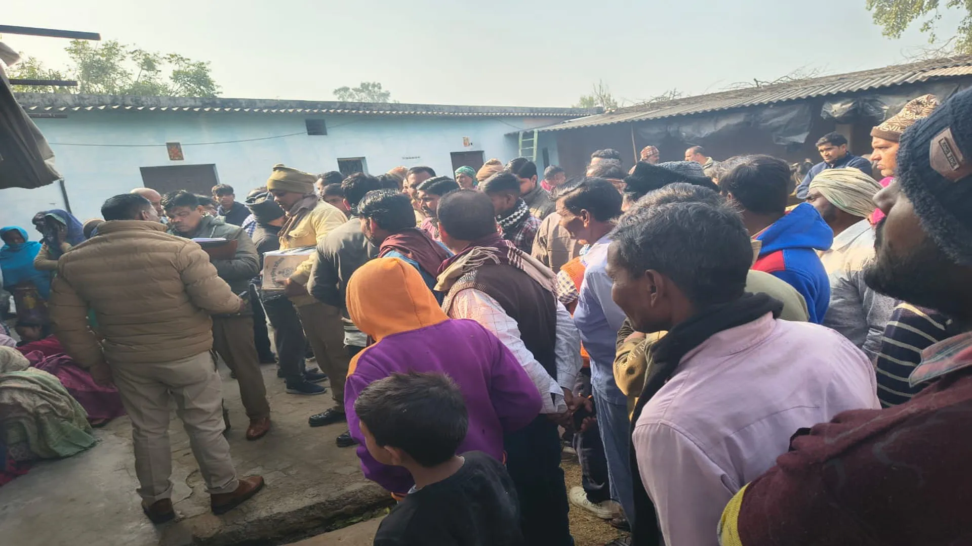 UP: संदिग्ध हालात में सर्राफा व्यापारी की मौत, फंदे से लटका मिला शव