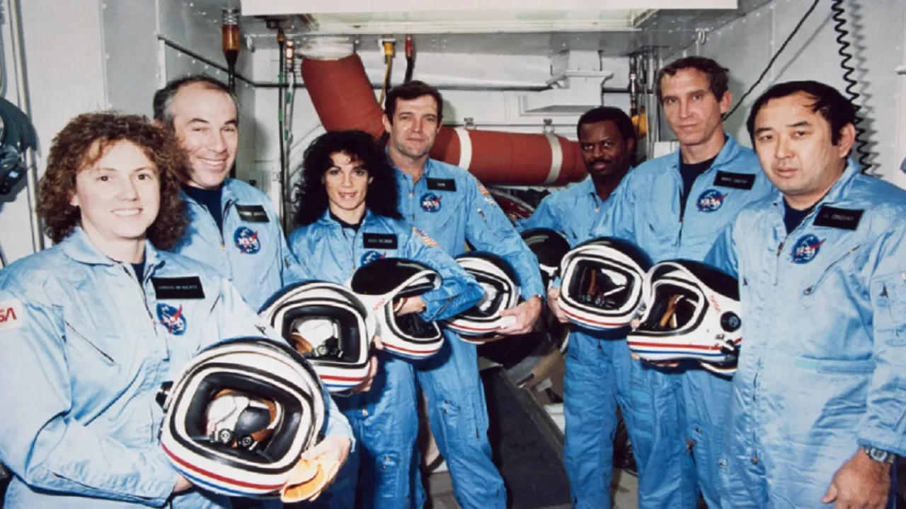 28 जनवरी : अमेरिका का अंतरिक्ष यान चैलेंजर दुर्घटनाग्रस्त, सभी सात अंतरिक्षयात्रियों की मौत