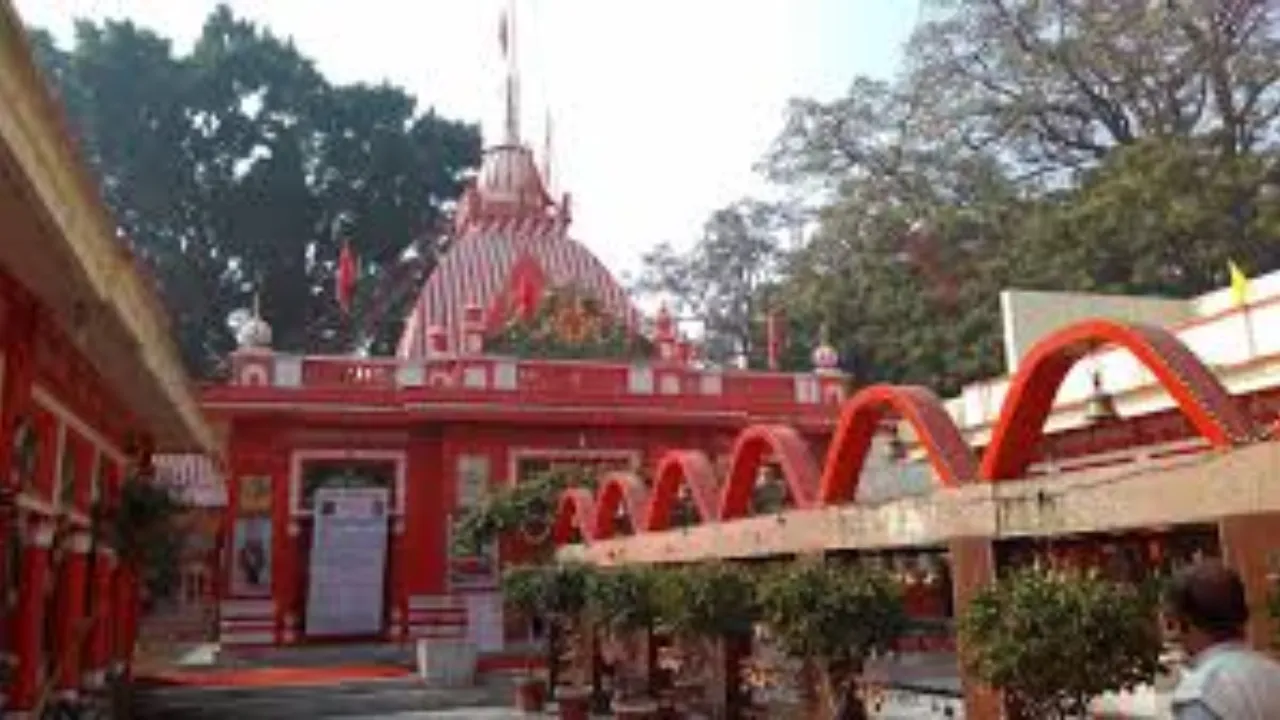 राम मंदिर के पत्थरों से संवारा जा रहा अलीगंज हनुमान मंदिर, जल्द ही सभी सुविधाओं के साथ भक्तों के लिए खोले जाएंगे द्वार